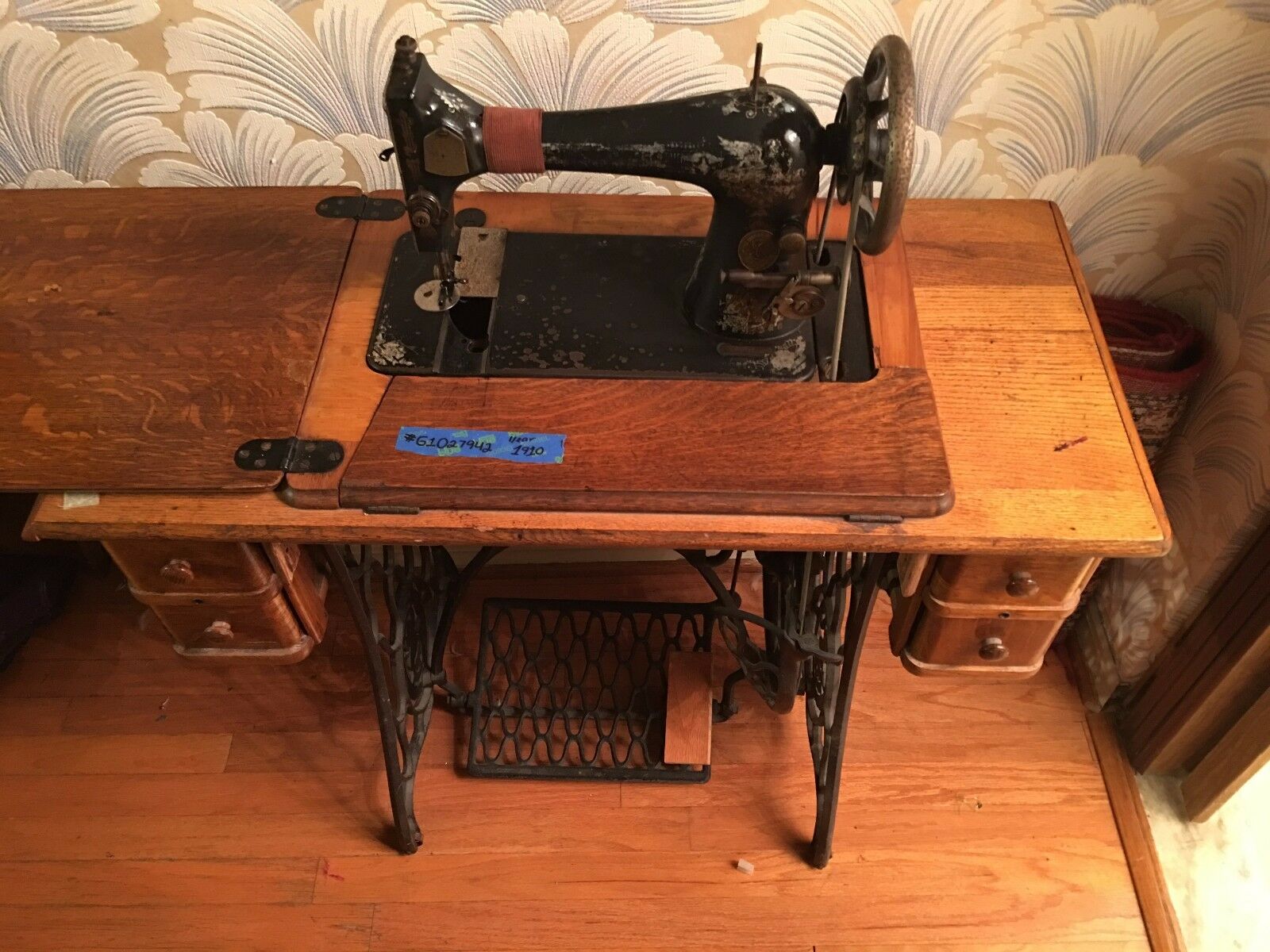 Anker Sewing machine 1920's Art Nouveau treadle model